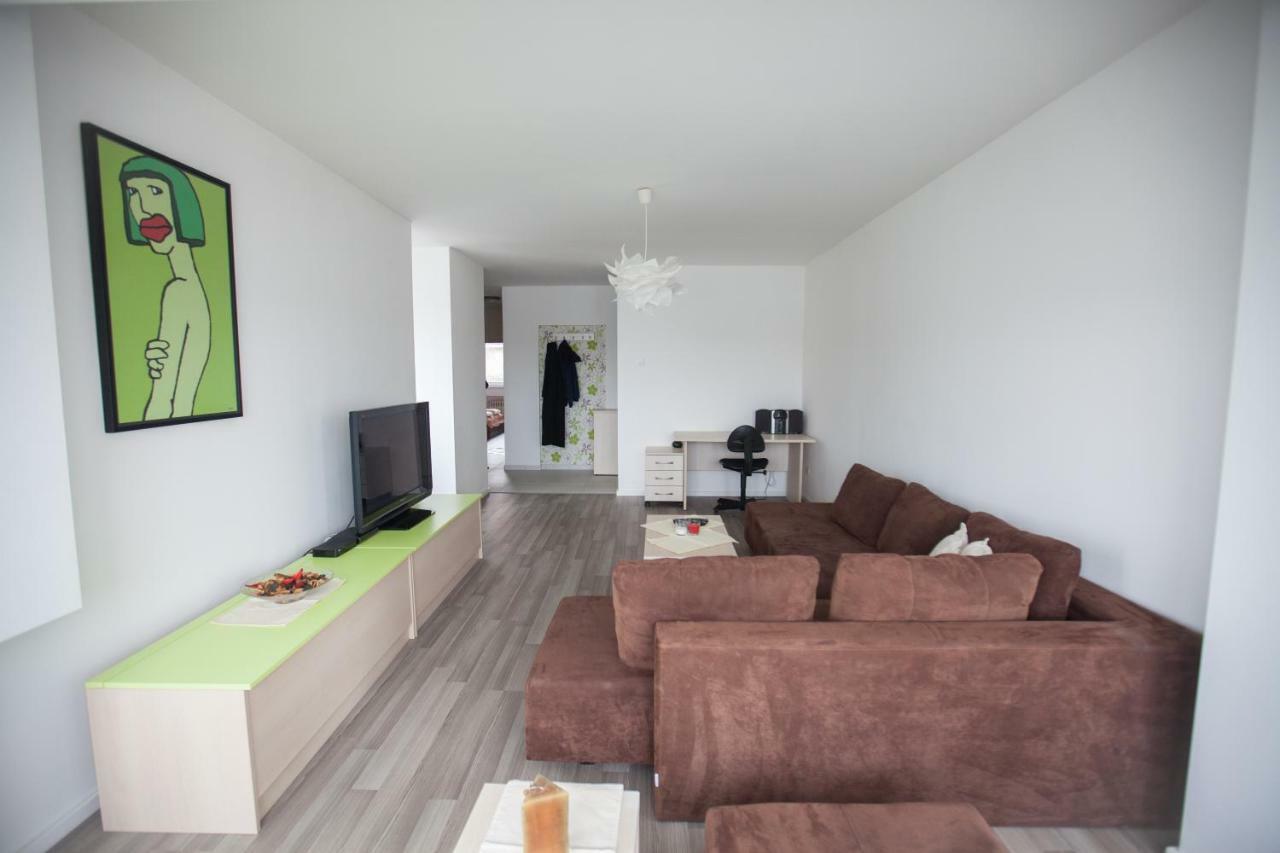 Riverview Apartment Ösek Dış mekan fotoğraf