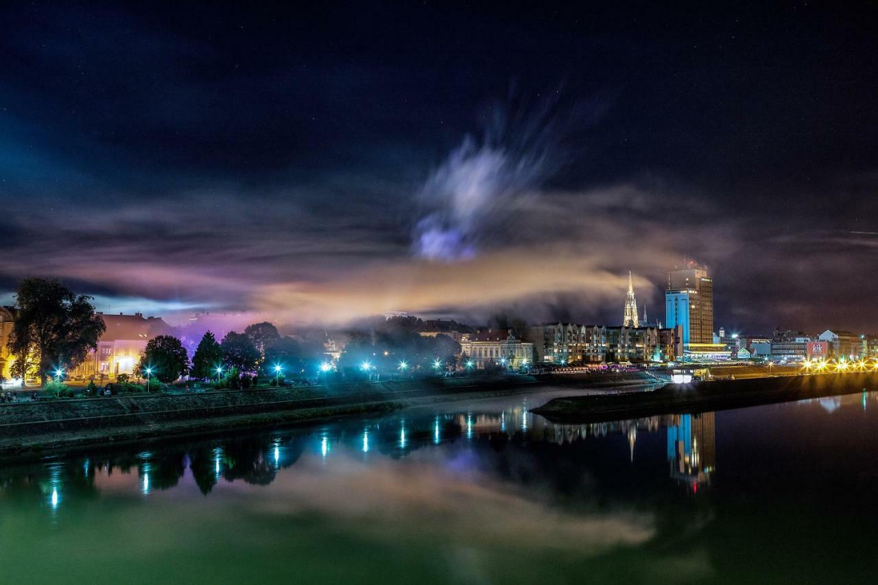 Riverview Apartment Ösek Dış mekan fotoğraf