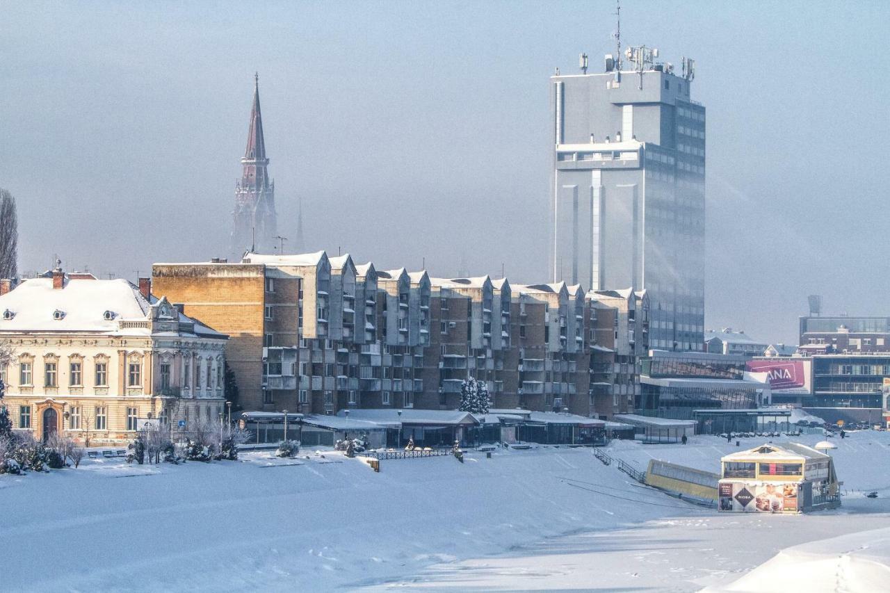 Riverview Apartment Ösek Dış mekan fotoğraf