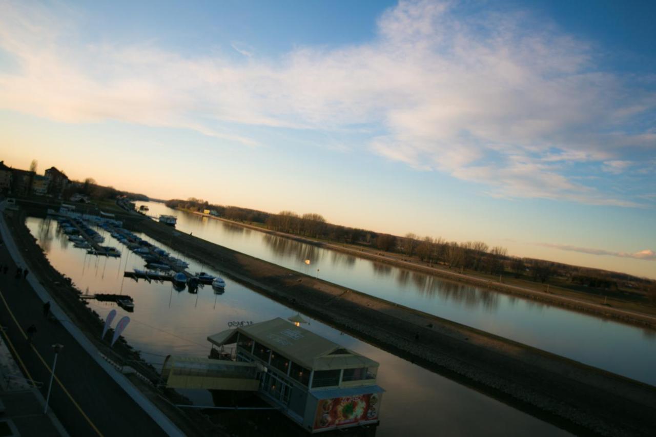 Riverview Apartment Ösek Oda fotoğraf