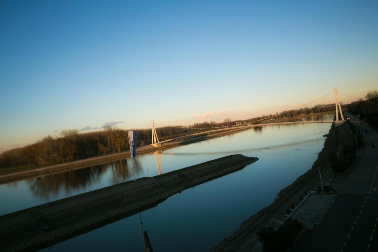 Riverview Apartment Ösek Oda fotoğraf